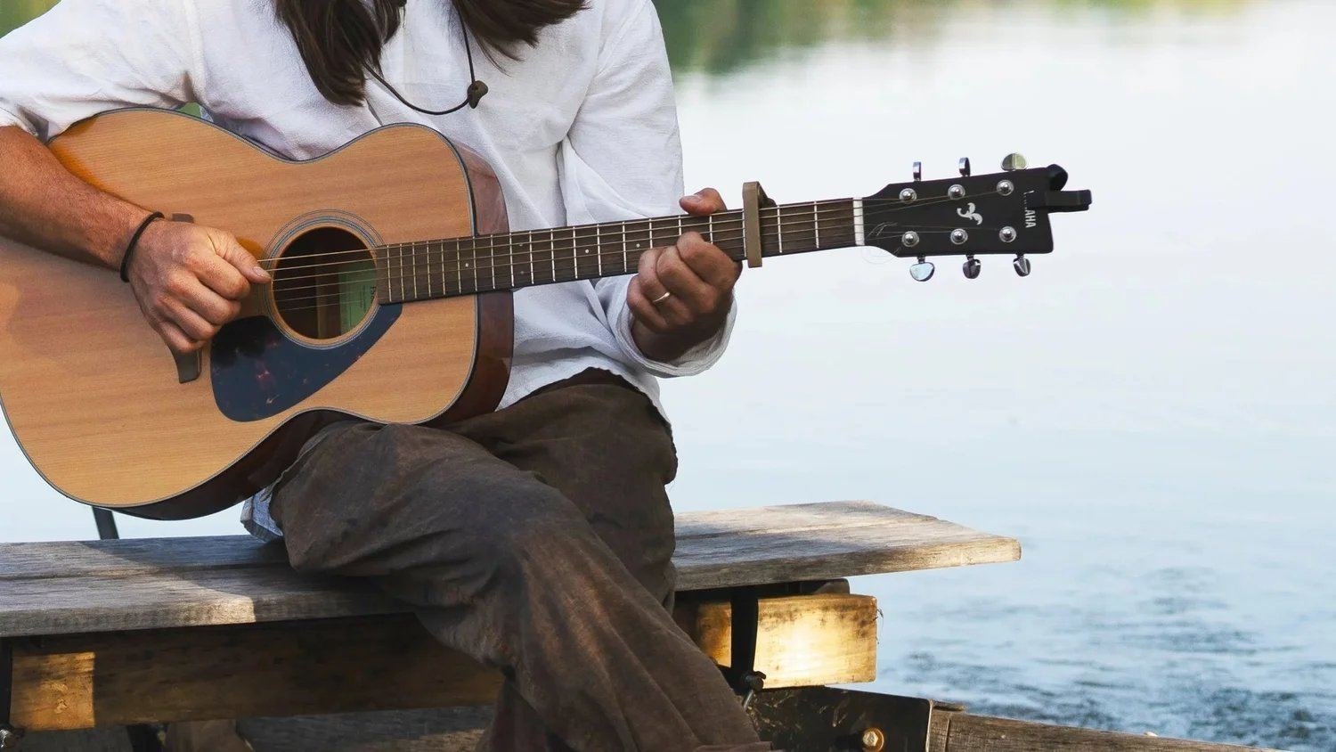 Live acoustic music by the James River