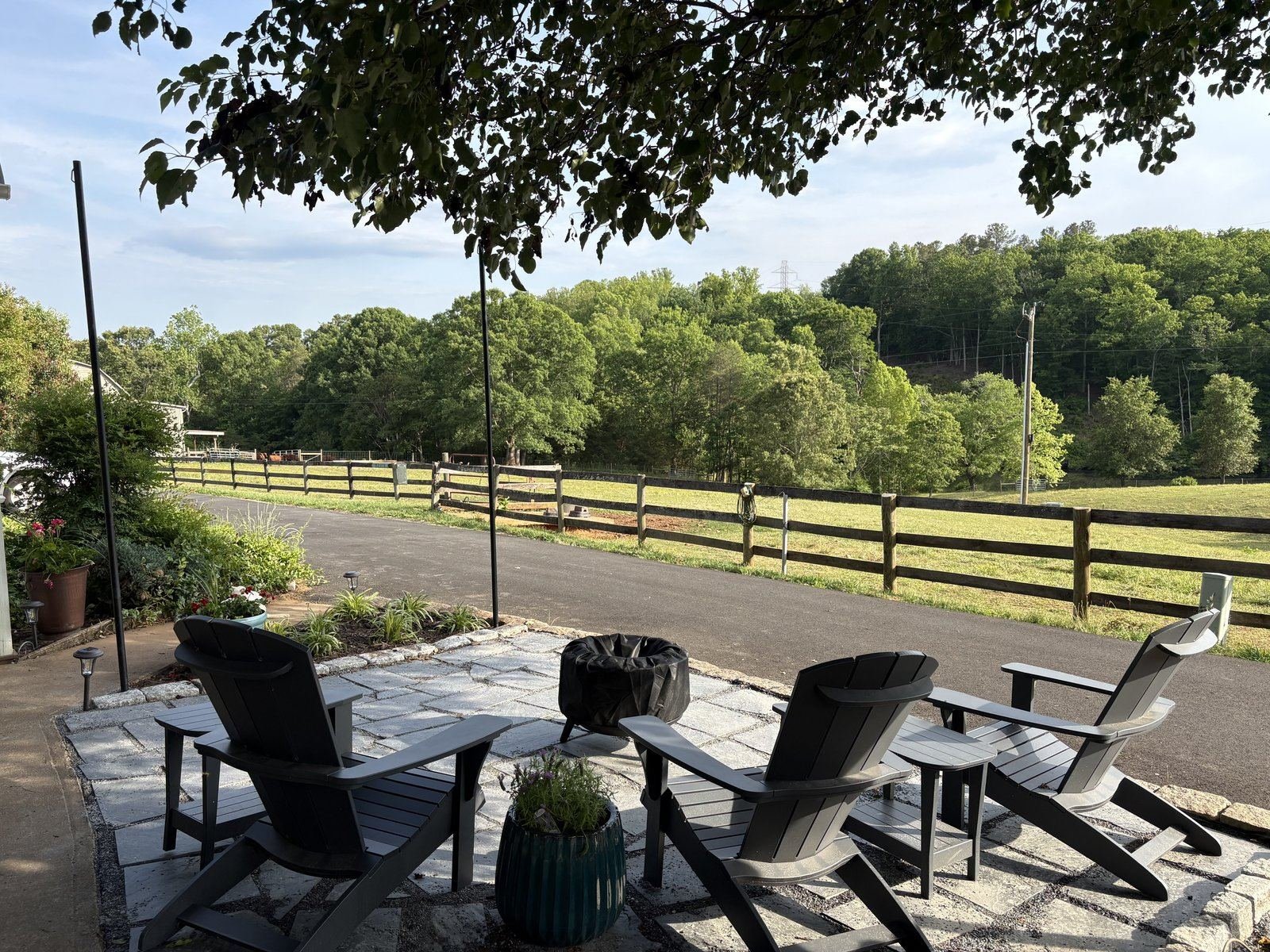 Meadowview Suite patio with pasture view